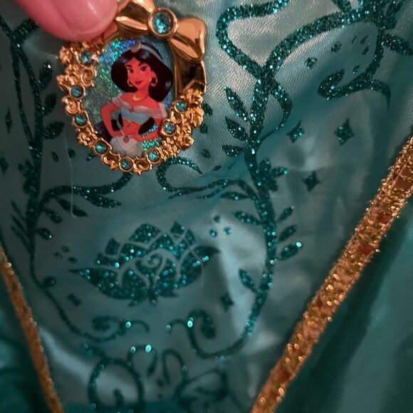Jasmine Costume - Picture 4 of 6